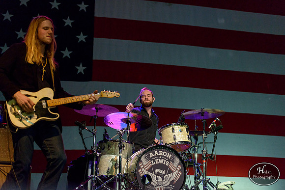 AaronLewis-HylanPhotography-SandsBethlehemEventCenter-CatCountry-212926.jpg