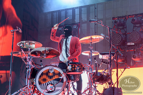 TwentyOnePilots-HylanPhotography-PPLCenter-WLEV-01-2.jpg
