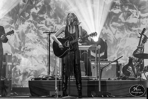 JenniferNettles-HylanPhotography-SandsBethlehemEventCenter-CatCountry-215010.jpg