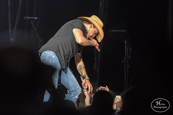 JasonAldean-HylanPhotography-PPLCenter-CatCountry-212842.jpg