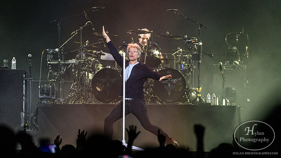 BonJovi-HylanPhotography-PPLCenter-WLEV-203549.jpg