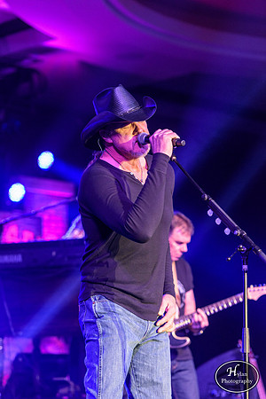 TraceAdkins-HylanPhotography-MoheganSunPocono-CatCountry-211240.jpg