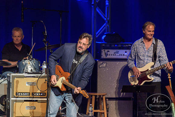 VinceGill-HylanPhotography-FMKirby-CatCountry96-2-3.jpg