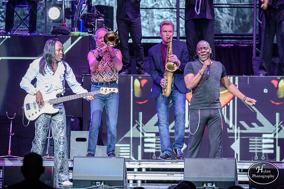 Chicago-EarthWind&Fire-HylanPhotography-PPLCenter-WLEV-195811.jpg