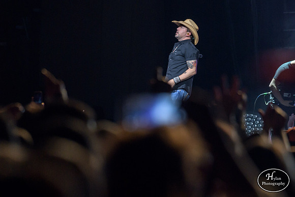 JasonAldean-HylanPhotography-PPLCenter-CatCountry-212954.jpg
