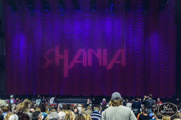 ShaniaTwain-HylanPhotography-PPLCenter-CatCountry-WLEV-203606.jpg