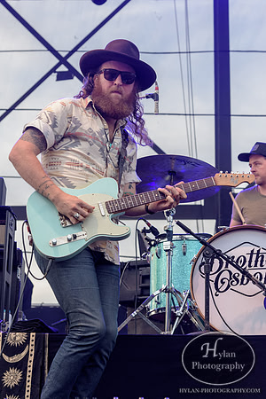 BrothersOsborne-HylanPhotography-AllentownFair2016-CatCountry-190048.jpg