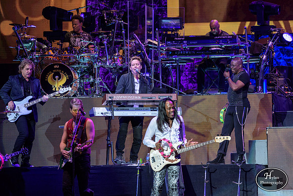 Chicago-EarthWind&Fire-HylanPhotography-PPLCenter-WLEV-200257.jpg