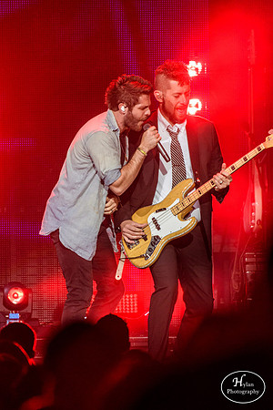 ThomasRhett-HylanPhotography-PPLCenter-CatCountry-201750.jpg
