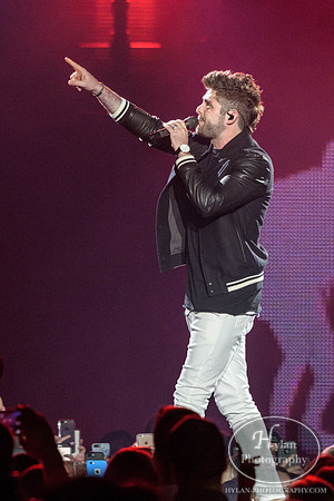 ThomasRhett-HylanPhotography-MoheganSunArenaPa-CatCountry-03-2.jpg
