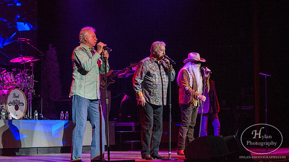 OakRidgeBoys-HylanPhotography-FMKirby-CatCountry96-193811.jpg
