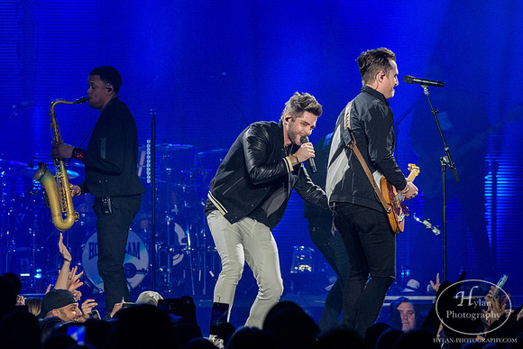 ThomasRhett-HylanPhotography-MoheganSunArenaPa-CatCountry-212720.jpg