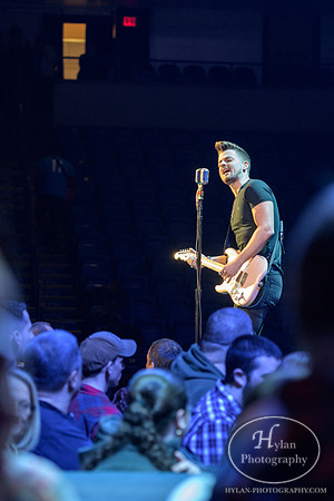 ChaseBryant-HylanPhotography-MoheganSunArena-CatCountry-02-2.jpg
