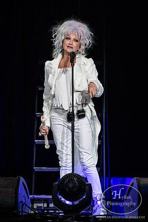 CyndiLauper-HylanPhotography-PPLCenter-WLEV-194406.jpg