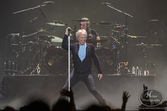 BonJovi-HylanPhotography-PPLCenter-WLEV-203727.jpg