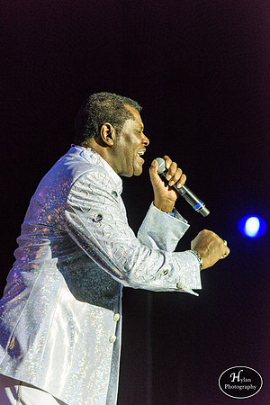 TemptaionsReview_ft_DennisEdwards-HylanPhotography-SandsBethlehemEventCenter-WLEV-01-2.jpg