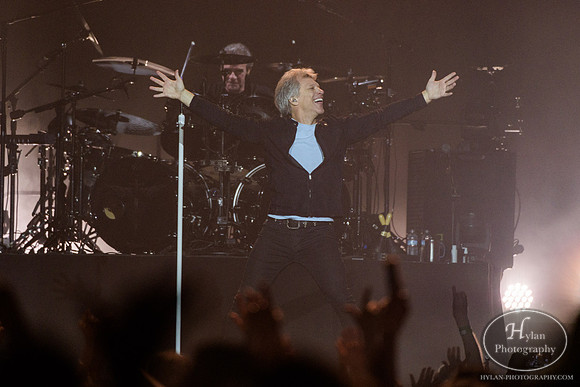 BonJovi-HylanPhotography-PPLCenter-WLEV-2-4.jpg