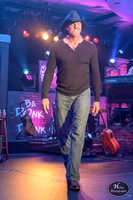 TraceAdkins-HylanPhotography-MoheganSunPocono-CatCountry-211124.jpg