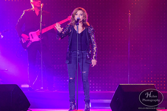 MartinaMcBride-HylanPhotography-SandsEventCenter-CatCountry-3-3.jpg