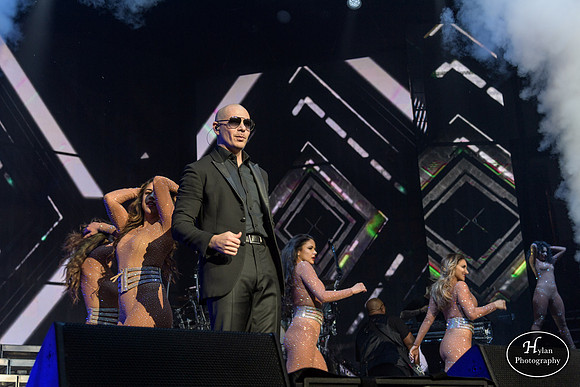 Pitbull-HylanPhotography-PPLCenter-WLEV-03-3.jpg