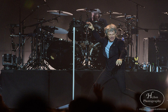 BonJovi-HylanPhotography-PPLCenter-WLEV-203800.jpg