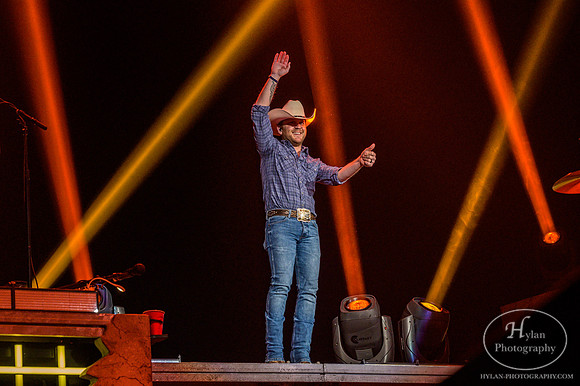 JustinMoore-HylanPhotography-MoheganPa-CatCountry96-3.jpg
