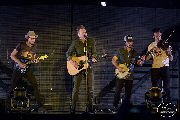 DierksBentley-HylanPhotography-Musikfest2016-CatCountry-203714.jpg
