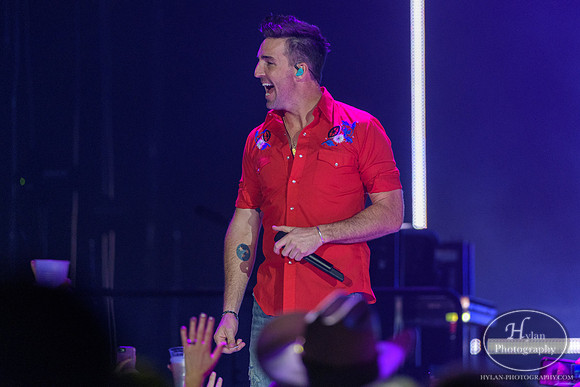 JakeOwen-HylanPhotography-MoheganSunArenaPa-CatCountry-210841.jpg