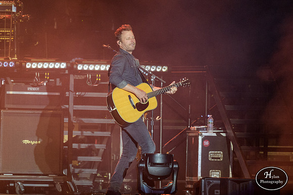 DierksBentley-HylanPhotography-Musikfest2016-CatCountry-01-6.jpg