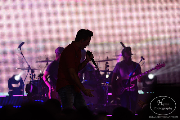 JakeOwen-HylanPhotography-MoheganSunArenaPa-CatCountry-2-7.jpg