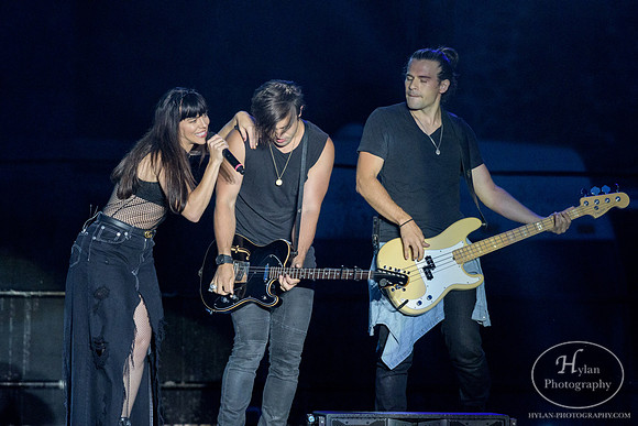 TheBandPerry-HylanPhotography-Musikfest2017-CatCountry-200532.jpg