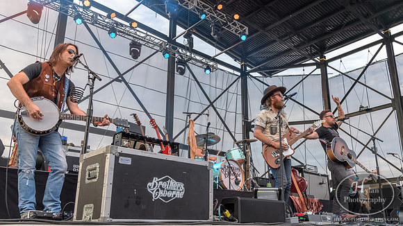 BrothersOsborne-HylanPhotography-AllentownFair2016-CatCountry-190628.jpg