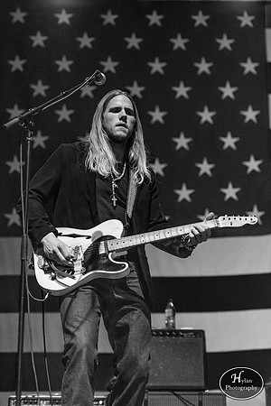 AaronLewis-HylanPhotography-SandsBethlehemEventCenter-CatCountry-01-2.jpg
