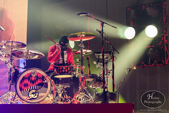 TwentyOnePilots-HylanPhotography-PPLCenter-WLEV-01-8.jpg