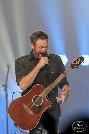 BlakeShelton-HylanPhotography-MoheganSunArena-CatCountry-01-8.jpg