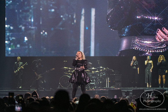 KellyClarkson-HylanPhotography-PPLCenter-WLEV-205237.jpg
