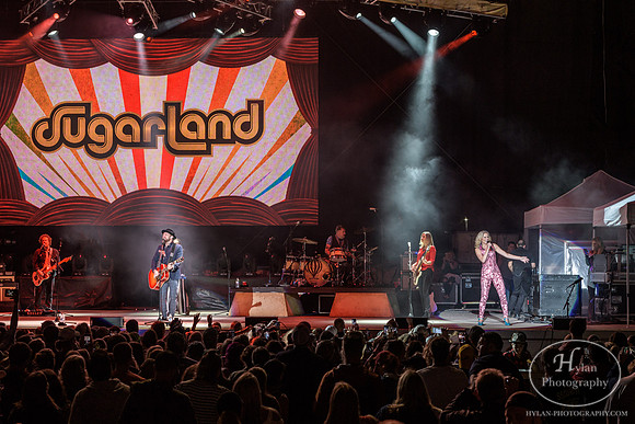Sugarland-HylanPhotography-AllentownFair-CatCountry96-204756.jpg