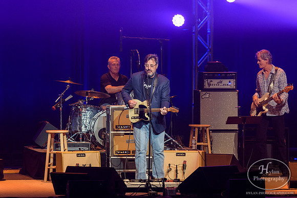VinceGill-HylanPhotography-FMKirby-CatCountry96-194439.jpg