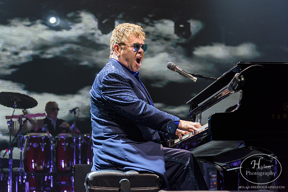 EltonJohn-HylanPhotography-PPLCenter-WLEV-201104.jpg