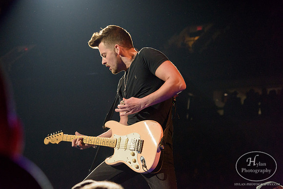 ChaseBryant-HylanPhotography-MoheganSunArena-CatCountry-02-4.jpg