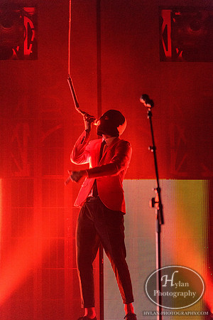 TwentyOnePilots-HylanPhotography-PPLCenter-WLEV-01.jpg
