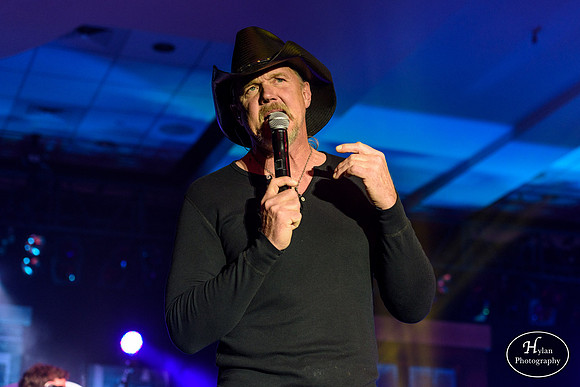 TraceAdkins-HylanPhotography-MoheganSunPocono-CatCountry-211742.jpg