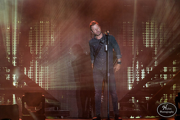 DierksBentley-HylanPhotography-Musikfest2016-CatCountry-204206.jpg
