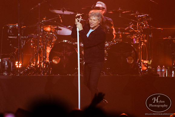 BonJovi-HylanPhotography-PPLCenter-WLEV-204114.jpg