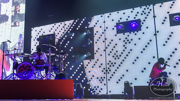 TwentyOnePilots-HylanPhotography-PPLCenter-WLEV-01-12.jpg
