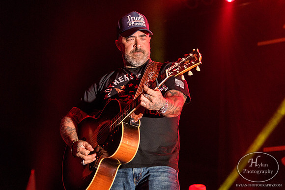 AaronLewis-HylanPhotography-SandsEventCenter-WLEV-2-2.jpg