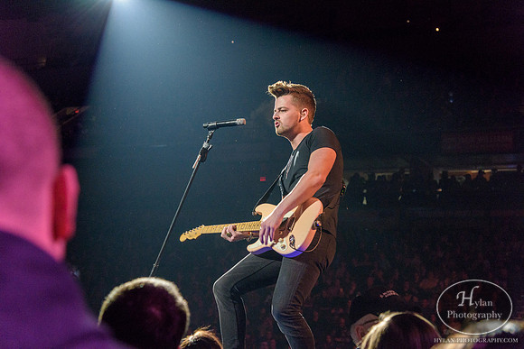 ChaseBryant-HylanPhotography-MoheganSunArena-CatCountry-201542.jpg