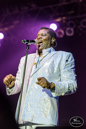 TemptaionsReview_ft_DennisEdwards-HylanPhotography-SandsBethlehemEventCenter-WLEV-200444.jpg