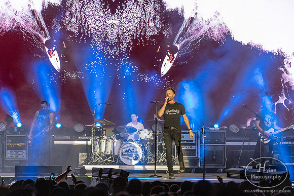DierksBentley-HylanPhotography-Musikfest2018-CatCountry-3-4.jpg