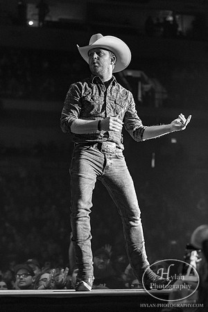 JustinMoore-HylanPhotography-MoheganPa-CatCountry96-3-2.jpg